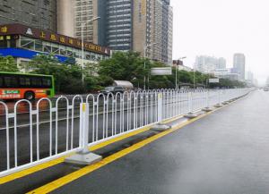 從（cóng）道路護欄看城市（shì）建設